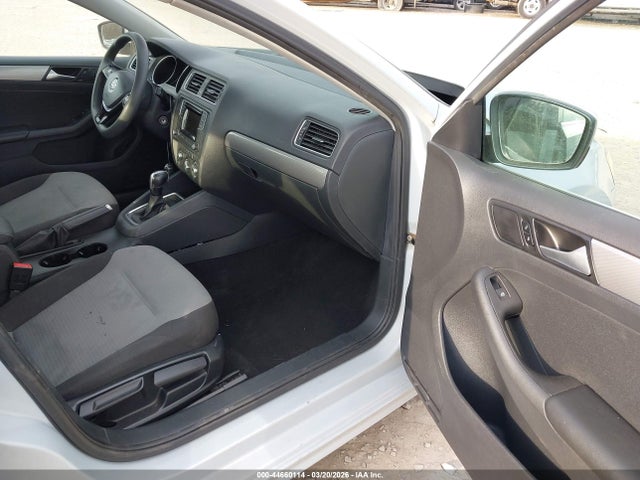 Продажа на аукционе авто 2017 Volkswagen Jetta 1.4t S, vin: 3VW2B7AJ7HM380723, номер лота: 44660114