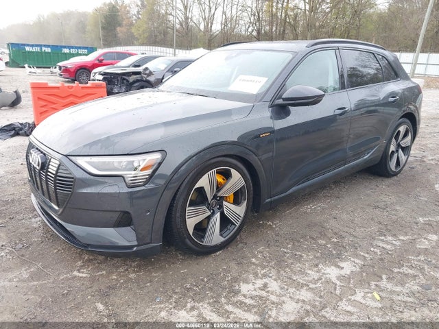 WA1LAAGE3NB032335 Audi E-tron Premium Plus Quattro