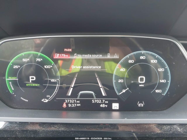 WA1LAAGE3NB032335 Audi E-tron Premium Plus Quattro