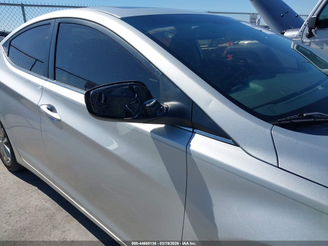 Продаж на аукціоні авто 2015 Hyundai Elantra Se, vin: 5NPDH4AE1FH618970, номер лоту: 44660138