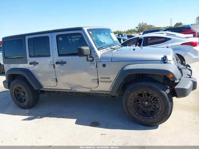 1C4BJWDG2HL751286 Jeep Wrangler Unlimited Sport 4x4