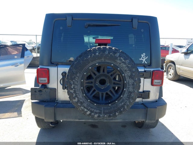 1C4BJWDG2HL751286 Jeep Wrangler Unlimited Sport 4x4