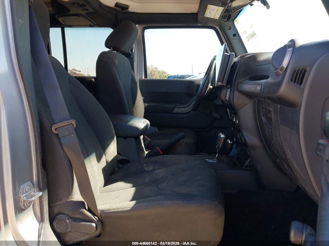1C4BJWDG2HL751286 Jeep Wrangler Unlimited Sport 4x4