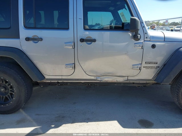 1C4BJWDG2HL751286 Jeep Wrangler Unlimited Sport 4x4
