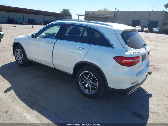 2018 MERCEDES-BENZ GLC 300 WDC0G4KB2JV072754 Photo 2