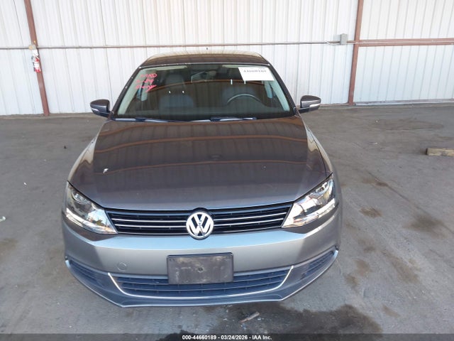 44660189 :رقم المزاد ، 3VWDP7AJ6DM389496 vin ، 2013 Volkswagen Jetta Se مزاد بيع