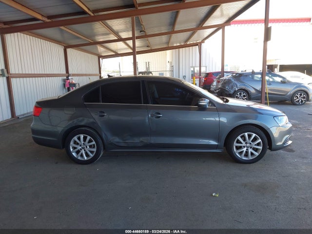 44660189 :رقم المزاد ، 3VWDP7AJ6DM389496 vin ، 2013 Volkswagen Jetta Se مزاد بيع