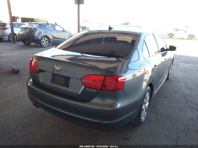 44660189 :رقم المزاد ، 3VWDP7AJ6DM389496 vin ، 2013 Volkswagen Jetta Se مزاد بيع