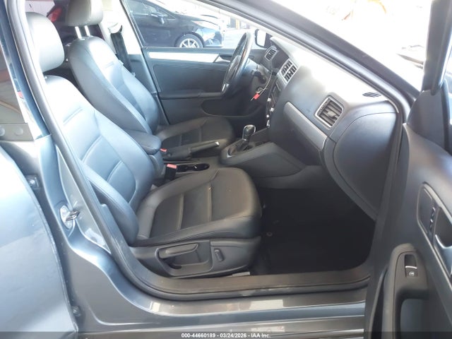 44660189 :رقم المزاد ، 3VWDP7AJ6DM389496 vin ، 2013 Volkswagen Jetta Se مزاد بيع