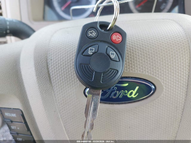 2008 FORD ESCAPE 1FMCU93138KD75791 Photo 10