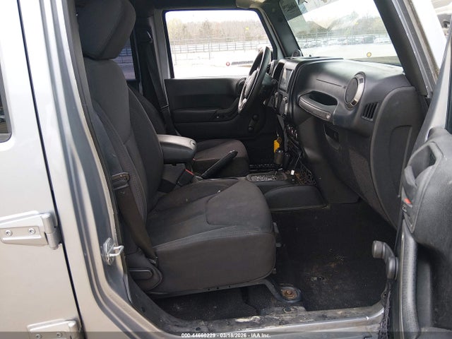 2013 JEEP WRANGLER UNLIMITED 1C4BJWDG3DL574855 Photo 4