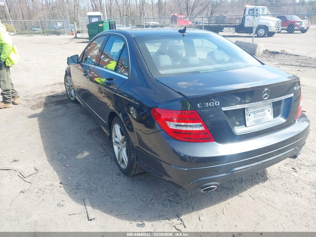Продажа на аукционе авто 2012 Mercedes-benz C 300 Sport 4matic, vin: WDDGF8BB7CR200664, номер лота: 44660292