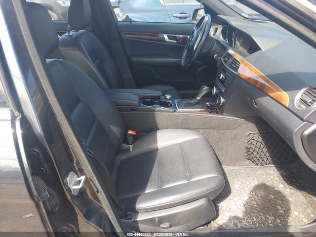 Продажа на аукционе авто 2012 Mercedes-benz C 300 Sport 4matic, vin: WDDGF8BB7CR200664, номер лота: 44660292