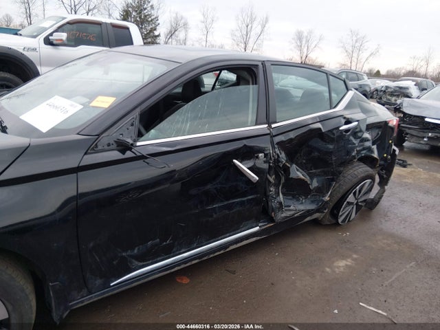 44660316 :رقم المزاد ، 1N4BL4DV5NN372754 vin ، 2022 Nissan Altima Sv Fwd مزاد بيع