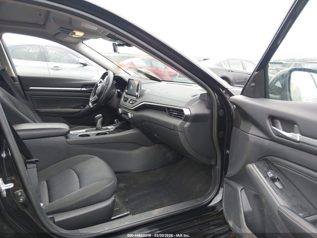 44660316 :رقم المزاد ، 1N4BL4DV5NN372754 vin ، 2022 Nissan Altima Sv Fwd مزاد بيع