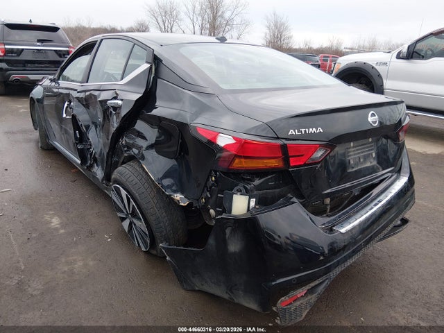 44660316 :رقم المزاد ، 1N4BL4DV5NN372754 vin ، 2022 Nissan Altima Sv Fwd مزاد بيع