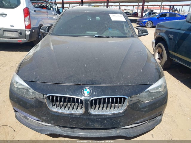44660372 :رقم المزاد ، WBA8B9G55HNU48586 vin ، 2017 Bmw 330i مزاد بيع