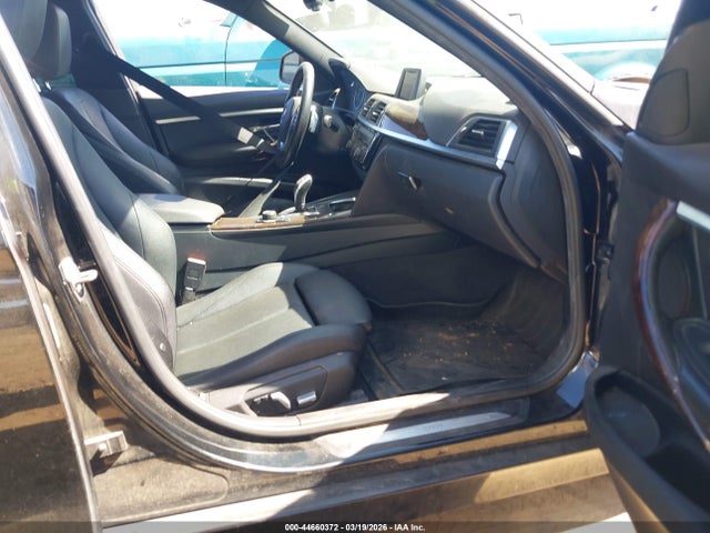 44660372 :رقم المزاد ، WBA8B9G55HNU48586 vin ، 2017 Bmw 330i مزاد بيع