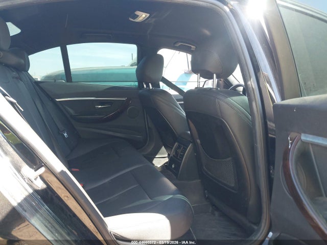 44660372 :رقم المزاد ، WBA8B9G55HNU48586 vin ، 2017 Bmw 330i مزاد بيع