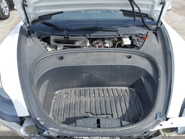 Продажа на аукционе авто 2023 Tesla Model 3 Long Range Dual Motor All-wheel Drive, vin: 5YJ3E1EBXPF598883, номер лота: 44660389