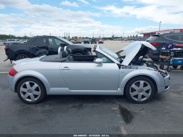 44660451 :رقم المزاد ، TRUTC28NX21033221 vin ، 2002 Audi Tt 1.8l مزاد بيع