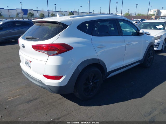 KM8J33A43HU546578 Hyundai Tucson Se Plus