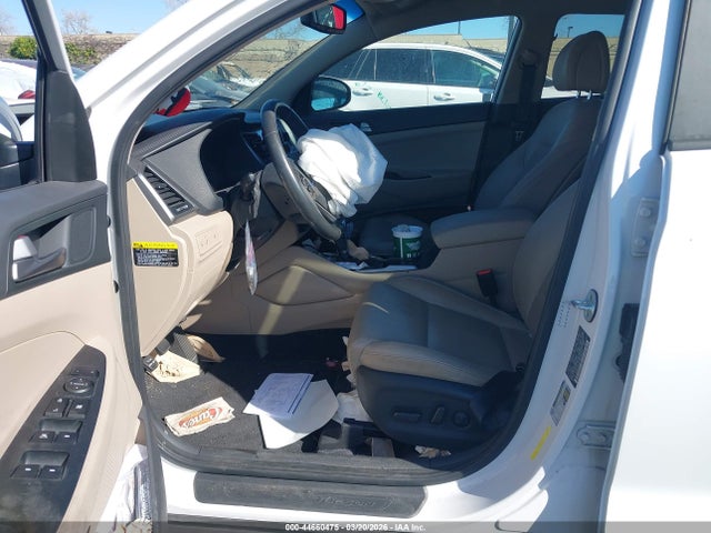 KM8J33A43HU546578 Hyundai Tucson Se Plus