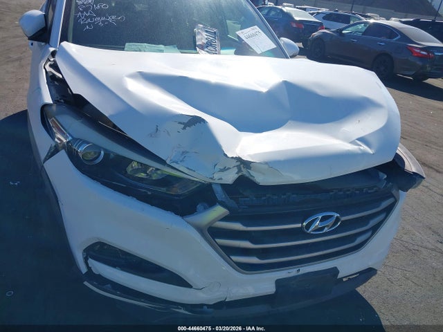 KM8J33A43HU546578 Hyundai Tucson Se Plus