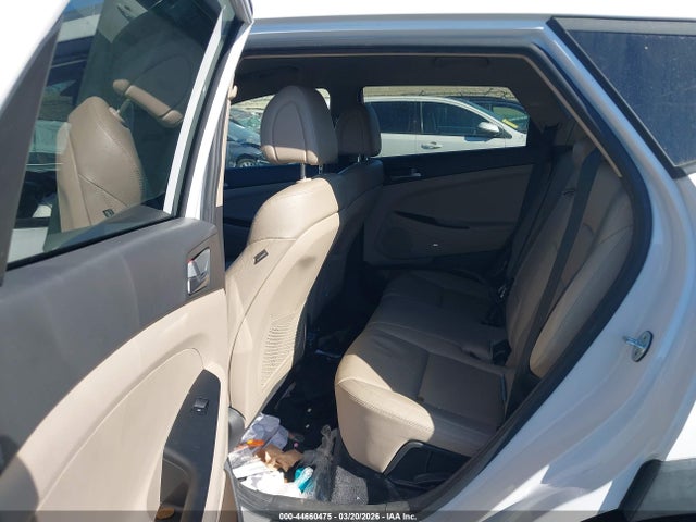 KM8J33A43HU546578 Hyundai Tucson Se Plus