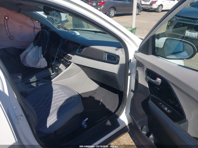 2019 KIA NIRO PLUG-IN HYBRID KNDCD3LD5K5290548 Photo 4