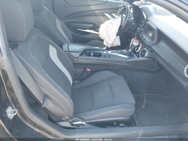 2018 CHEVROLET CAMARO 1G1FB1RS1J0109947 Photo 4