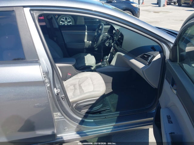 KMHD74LF8HU087506 Hyundai ELANTRA SE