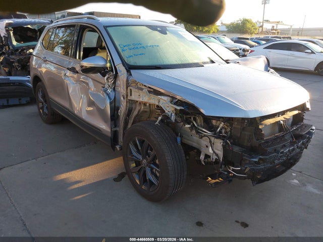 Продаж на аукціоні авто 2024 Volkswagen Tiguan 2.0t Se/2.0t Wolfsburg Edition, vin: 3VV3B7AX0RM166915, номер лоту: 44660509