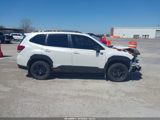 44660513 :رقم المزاد ، JF2SKALC8NH483374 vin ، 2022 Subaru Forester Wilderness مزاد بيع