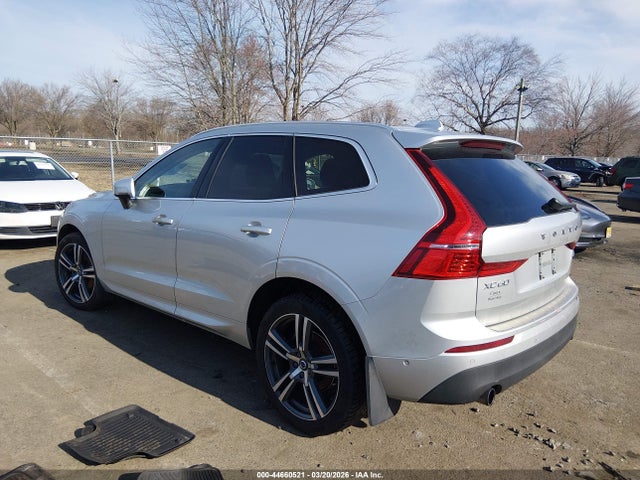 2018 VOLVO XC60 LYV102RK7JB097089 Photo 2