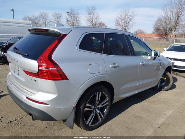 2018 VOLVO XC60 LYV102RK7JB097089 Photo 3