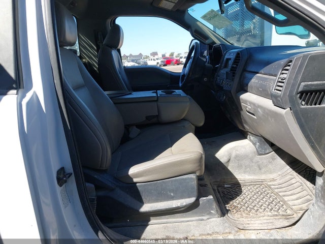 Ford F-550 Chassis Xl 2019 1FDUF5GTXKDA00673 Image 5