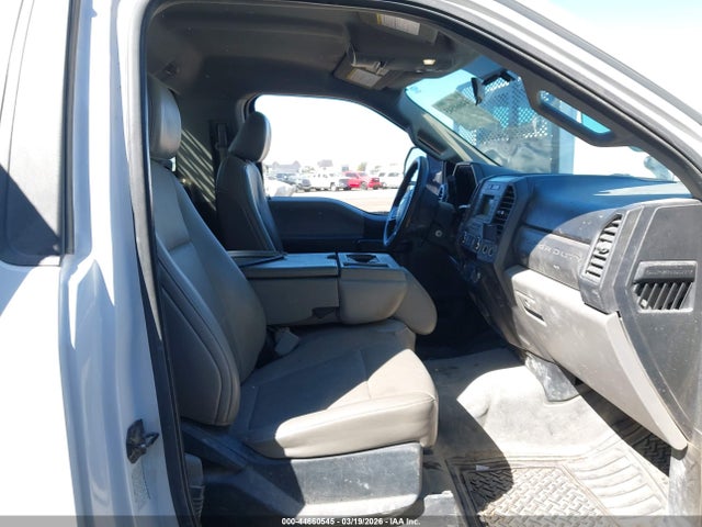 Ford F-550 Chassis Xl 2019 1FDUF5GTXKDA00673 Image 8