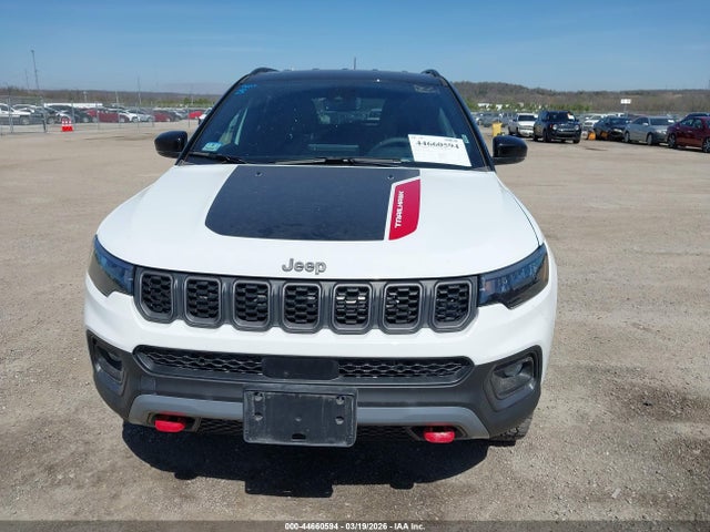 2025 Jeep Compass Trailhawk 4x4 მანქანა იყიდება აუქციონზე, vin: 3C4NJDDN2ST621682, აუქციონის ნომერი: 44660594