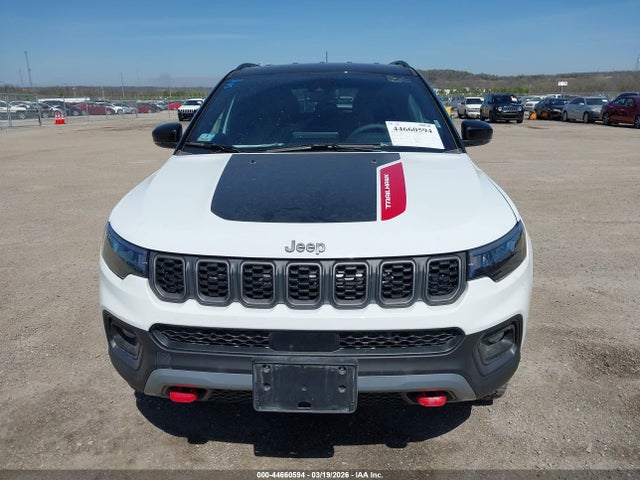 2025 Jeep Compass Trailhawk 4x4 მანქანა იყიდება აუქციონზე, vin: 3C4NJDDN2ST621682, აუქციონის ნომერი: 44660594