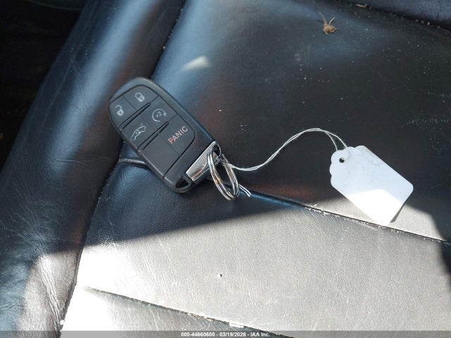 2016 Chrysler 200 C მანქანა იყიდება აუქციონზე, vin: 1C3CCCCB5GN114273, აუქციონის ნომერი: 44660600