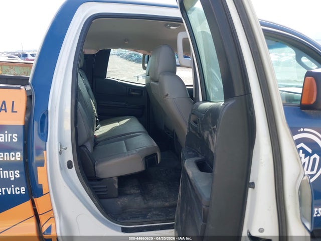 5TFCY5F19GX020381 Toyota Tundra Sr 5.7l V8