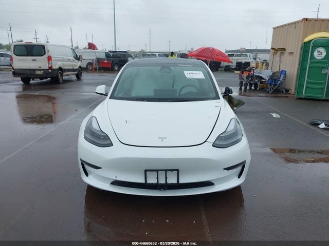 2022 Tesla Model 3 Rear-wheel Drive მანქანა იყიდება აუქციონზე, vin: 5YJ3E1EA9NF350418, აუქციონის ნომერი: 44660632