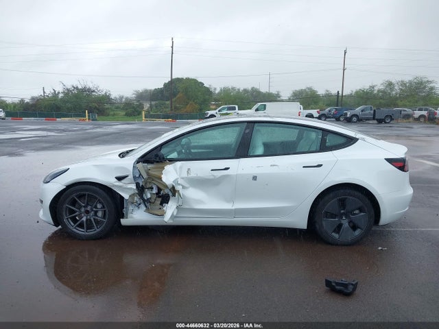 2022 Tesla Model 3 Rear-wheel Drive მანქანა იყიდება აუქციონზე, vin: 5YJ3E1EA9NF350418, აუქციონის ნომერი: 44660632