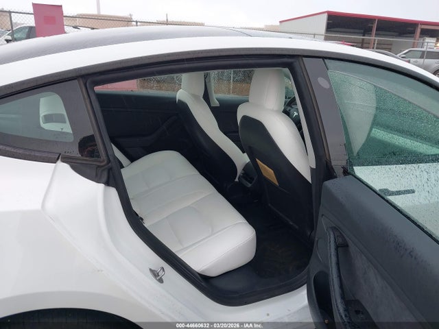 2022 Tesla Model 3 Rear-wheel Drive მანქანა იყიდება აუქციონზე, vin: 5YJ3E1EA9NF350418, აუქციონის ნომერი: 44660632