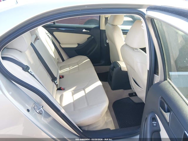 3VWL07AJ8GM321415 Volkswagen Jetta 1.8t Sel