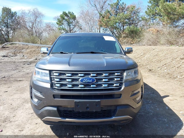 44660762 :رقم المزاد ، 1FM5K8D87HGD38329 vin ، 2017 Ford Explorer Xlt مزاد بيع