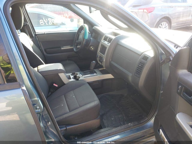 2011 Ford Escape Xlt მანქანა იყიდება აუქციონზე, vin: 1FMCU0D76BKB45152, აუქციონის ნომერი: 44660848