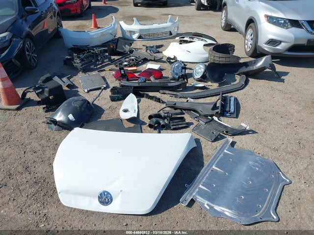 44660922 :رقم المزاد ، 3VW5DAAT8JM503232 vin ، 2018 Volkswagen Beetle 2.0t Coast/2.0t S/2.0t Se مزاد بيع