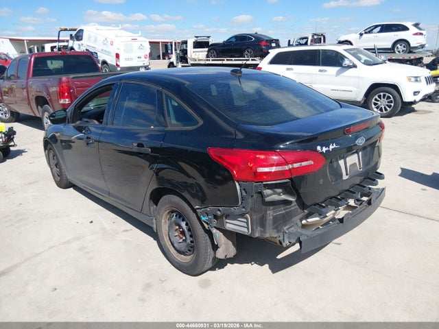 Ford FOCUS S 2018 1FADP3E24JL330657 Image 3